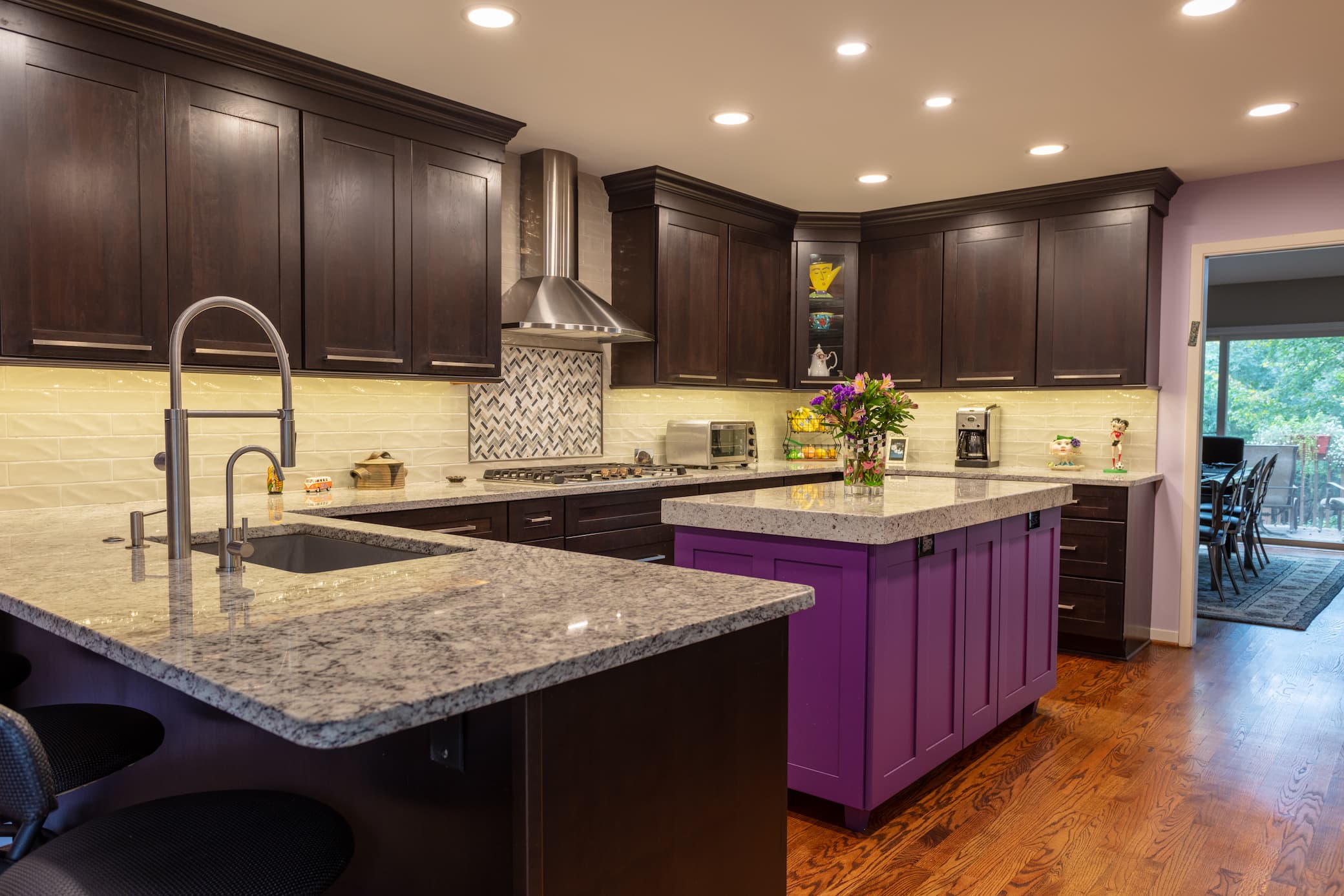 West Bloomfield Kitchen Remodeler with Dark Cabinets and Granit Countertop